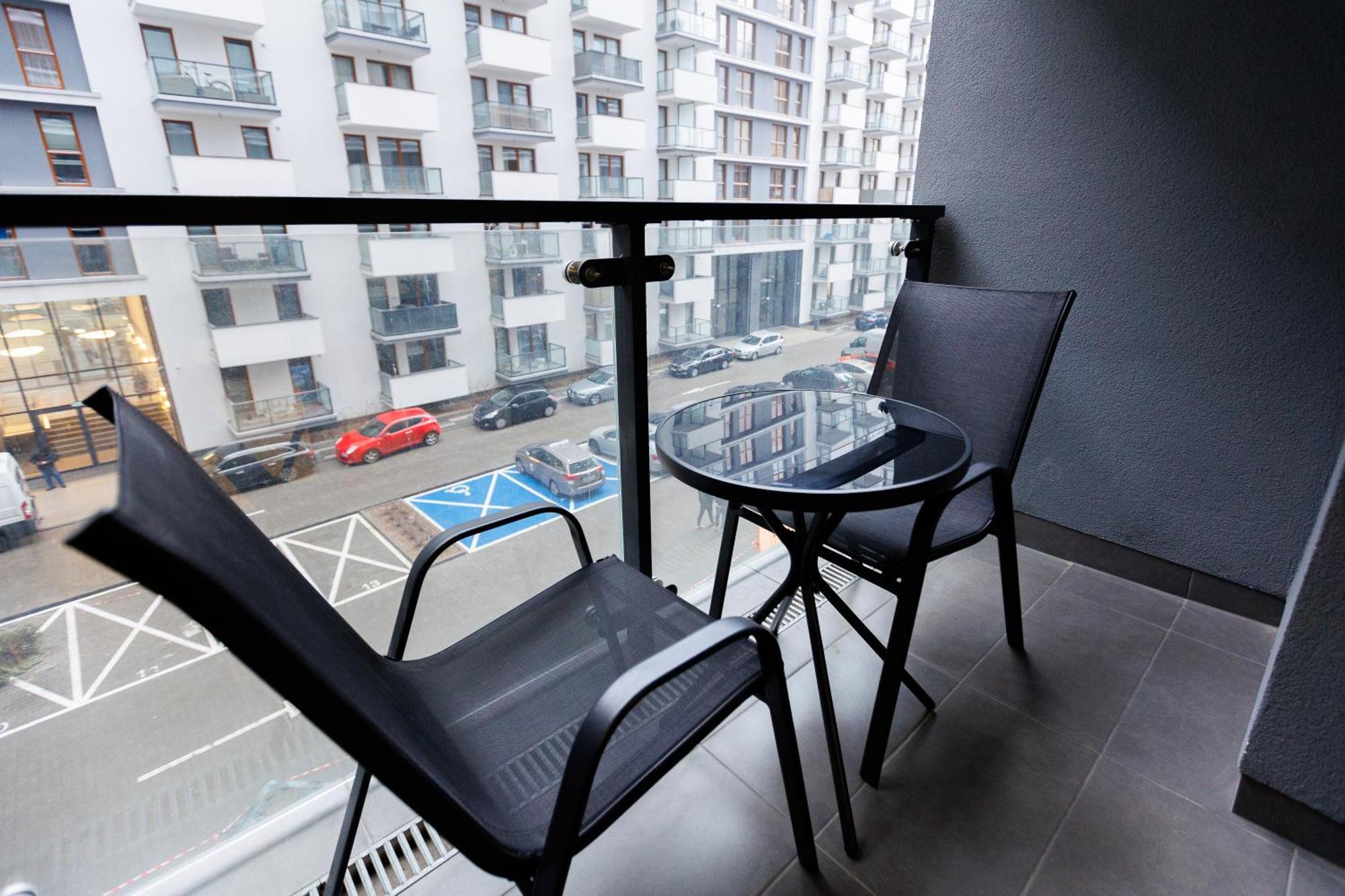 Petrovdom In Warsaw, Rc Bliska Wola Tower Apartment